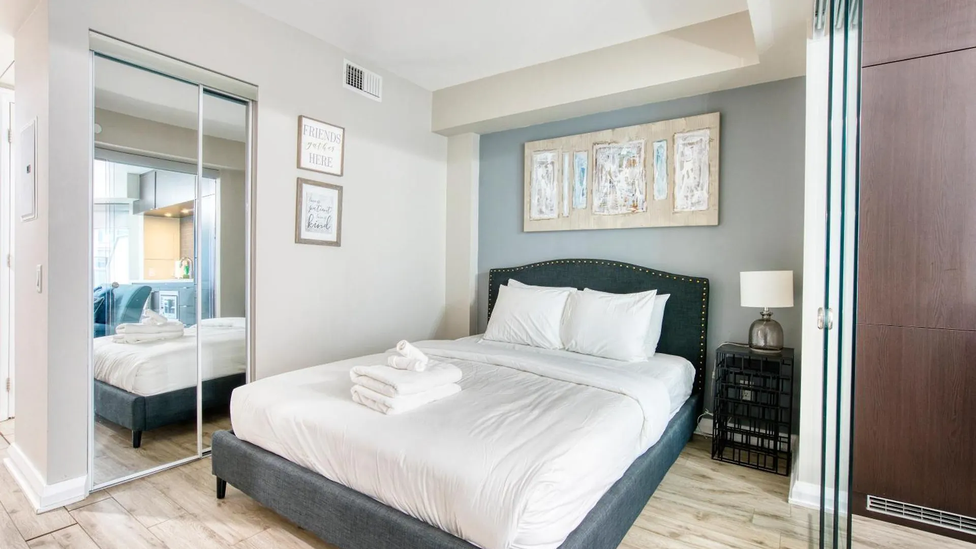 Apartment Stk Yorkville Toronto Canada